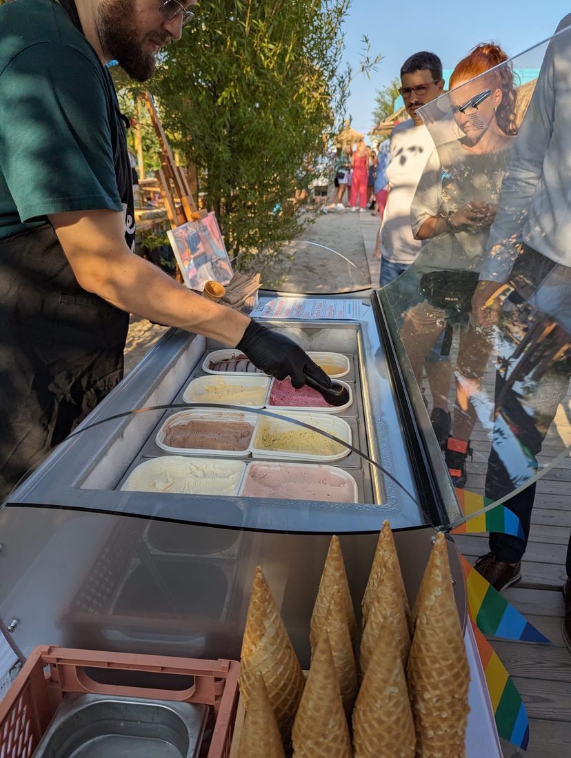 IceCraft servire artizanală la eveniment exterior plajă și festival &mdash; înghețată naturală pentru public